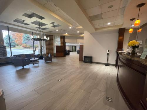 Vestíbulo, Ramada by Wyndham Cleveland Independence in Independence Vestíbulo, Ramada by Wyndham Cleveland Independence in Independence
