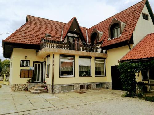 Revesz Vendeghaz in ハーカニー Revesz Vendeghaz in ハーカニー