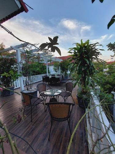 Balcony/terrace, Xanh Villas Thach That - Venue Travel in Thach That District Balcony/terrace, Xanh Villas Thach That - Venue Travel in Thach That District