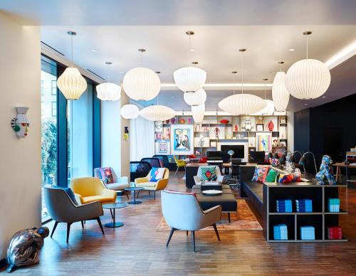 Lobby, citizenM San Francisco Union Square in San Francisco Downtown Lobby, citizenM San Francisco Union Square in San Francisco Downtown