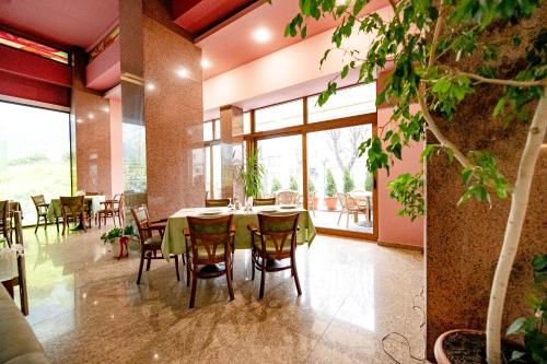 Ресторан, Rivulus Hotel in Бая-Маре Ресторан, Rivulus Hotel in Бая-Маре