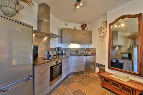 Les Arcades in Villecroze Les Arcades in Villecroze