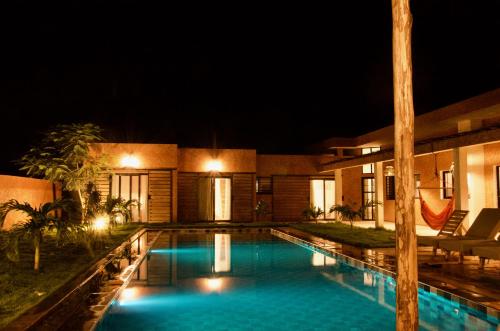 La Villa Awalie, maison de charme avec piscine in Sintian La Villa Awalie, maison de charme avec piscine in Sintian