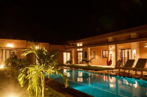 La Villa Awalie, maison de charme avec piscine in Sintian La Villa Awalie, maison de charme avec piscine in Sintian