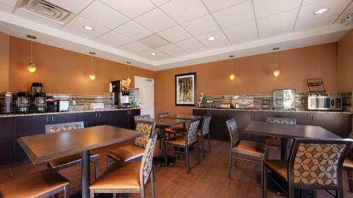 Comida y bebida, Best Western Plus College Park Hotel in College Park (MD) Comida y bebida, Best Western Plus College Park Hotel in College Park (MD)