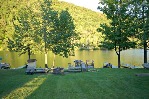 Hydrangea Cottage in Whitehall (NY) Hydrangea Cottage in Whitehall (NY)
