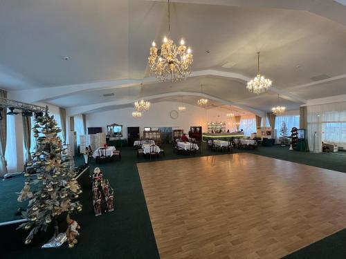 Restaurant, Conacul Domnesc in Suceava Restaurant, Conacul Domnesc in Suceava