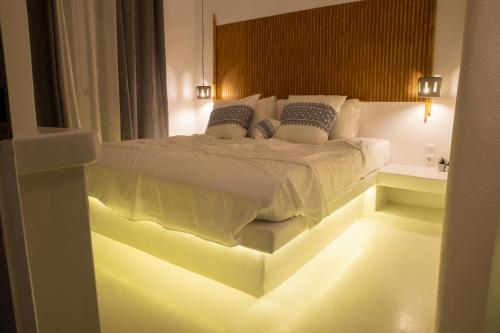 8 Keys Residence in Paros 8 Keys Residence in Paros