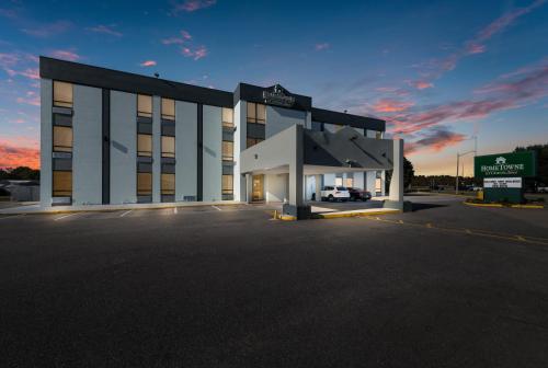 Εξωτερική όψη, HomeTowne Studios Newport News – Hampton West in Νιούπορτ Νιουζ(Βιρτζίνια) Εξωτερική όψη, HomeTowne Studios Newport News – Hampton West in Νιούπορτ Νιουζ(Βιρτζίνια)