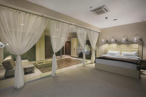 This photo about City Hotel shared on HyHotel.com