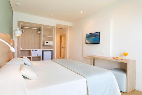 HSM Regana - Adults only near Platja de Cala Agulla HSM Regana - Adults only near Platja de Cala Agulla