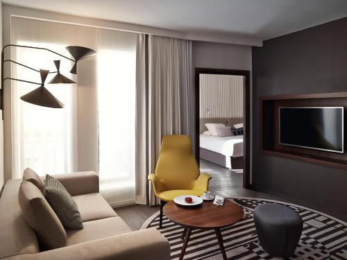 Molitor Hotel & Spa Paris - MGallery Collection in Issy-Les-Moulineaux Molitor Hotel & Spa Paris - MGallery Collection in Issy-Les-Moulineaux
