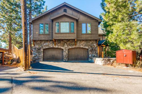 Alpine Luxury in Zephyr Cove (NV) Alpine Luxury in Zephyr Cove (NV)