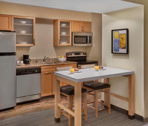 Faciliteiten, Sonesta ES Suites Chicago - Lombard in Lombard Faciliteiten, Sonesta ES Suites Chicago - Lombard in Lombard