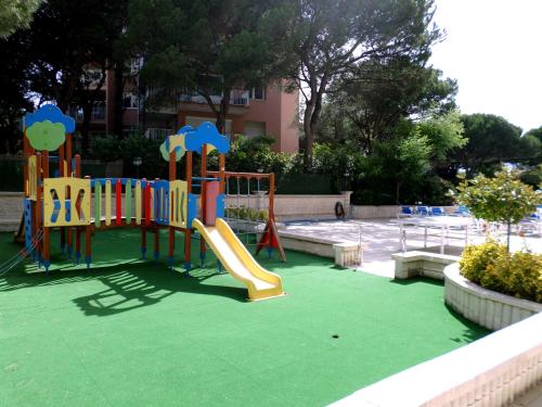 ملعب للأطفال, Hotel Blaumar in Blanes ملعب للأطفال, Hotel Blaumar in Blanes