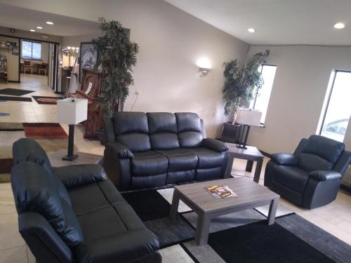 Lobby, Super 8 by Wyndham Billings in Billings Lobby, Super 8 by Wyndham Billings in Billings