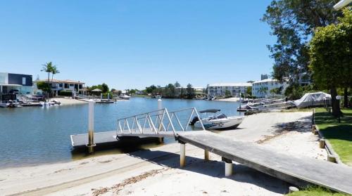 Eksterijer hotela, Pelican Cove Apartments in Biggera Waters Eksterijer hotela, Pelican Cove Apartments in Biggera Waters