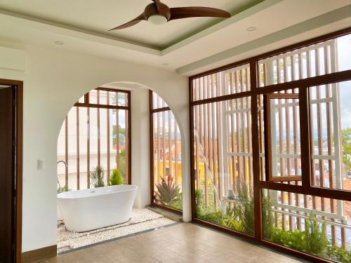 Lasol Boutique Hotel near Bao Dai's Summer Palace Lasol Boutique Hotel near Bao Dai's Summer Palace