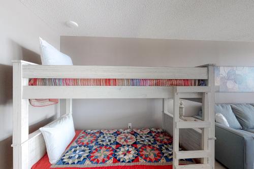 The Phoenix V Resort in Orange Beach (AL) The Phoenix V Resort in Orange Beach (AL)