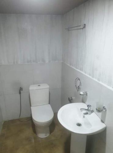 Bathroom, 1-Bed studio apartment in Kabankalan Philippines in Kabankalan Bathroom, 1-Bed studio apartment in Kabankalan Philippines in Kabankalan
