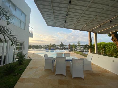 Espectacular Casa Condominio Lagos del Peñón Girardot-Colombia (Espectacular Casa Condominio Lagos del Penon Girardot-Colombia) in Girardot Espectacular Casa Condominio Lagos del Peñón Girardot-Colombia (Espectacular Casa Condominio Lagos del Penon Girardot-Colombia) in Girardot