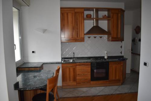 Kitchen, Bright Apartment in Campione D'Italia Kitchen, Bright Apartment in Campione D'Italia