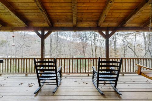 Bluebeary Bungalow in Pigeon Forge Suburbs Bluebeary Bungalow in Pigeon Forge Suburbs