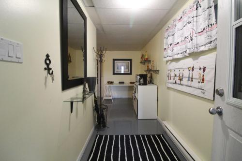 Room in Guest room - Gandhi Very large room decorated in Indian style, office space and sofa in St-Aime-Des-Lacs (QC) Room in Guest room - Gandhi Very large room decorated in Indian style, office space and sofa in St-Aime-Des-Lacs (QC)
