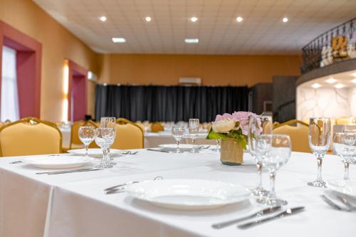 Restaurant, Загородныи комплекс Лесники in Kurgan Restaurant, Загородныи комплекс Лесники in Kurgan