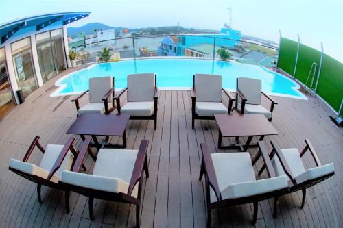 Swimming pool, VISUHA HOTEL in Ha Tien (Kien Giang) Swimming pool, VISUHA HOTEL in Ha Tien (Kien Giang)