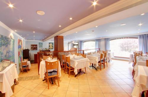 מסעדה, Hotel Montane in ארינסל מסעדה, Hotel Montane in ארינסל