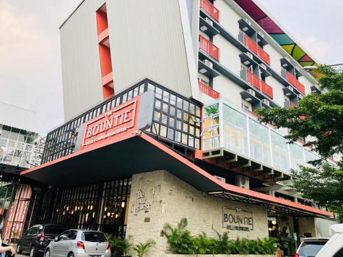 THE BOUNTIE HOTEL AND CONVENTION CENTER SUKABUMI in Sukabumi THE BOUNTIE HOTEL AND CONVENTION CENTER SUKABUMI in Sukabumi