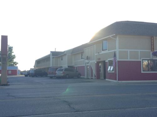Exterior view, Downtown Motel in Gaylord (MI) Exterior view, Downtown Motel in Gaylord (MI)