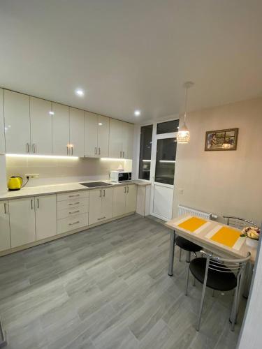 Замечательная евродвушка район Теремков 209 (Замечательная евродвушка раион Теремков 209) in Hatne Замечательная евродвушка район Теремков 209 (Замечательная евродвушка раион Теремков 209) in Hatne