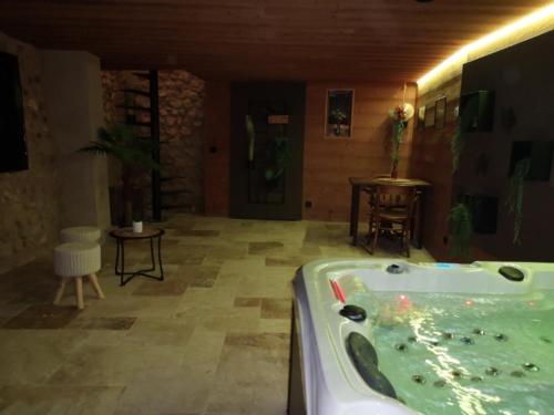 Spa, Maison Perouges spa in Perouges Spa, Maison Perouges spa in Perouges