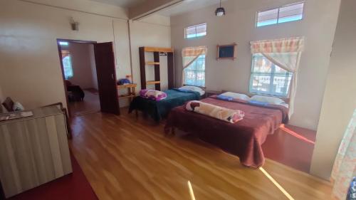 Holly Lodge Guest House in Motinagar Holly Lodge Guest House in Motinagar