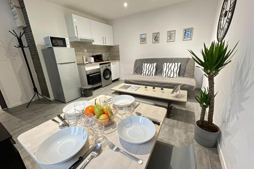 Urban Chic By Anders - TerrasseWifiNetflixClim in District 10 Urban Chic By Anders - TerrasseWifiNetflixClim in District 10