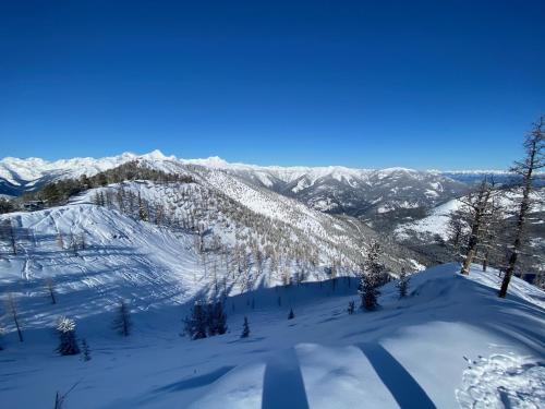 Ski In/Out - 2 Bedroom Family Condo - Sitting Slope side! in Panorama (BC) Ski In/Out - 2 Bedroom Family Condo - Sitting Slope side! in Panorama (BC)