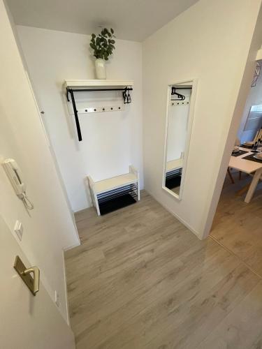 Entrada, Renovierte, voll eingerichtete 80m² Ferienwohnung in Herdecke Entrada, Renovierte, voll eingerichtete 80m² Ferienwohnung in Herdecke