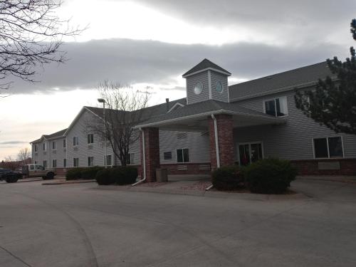 Exterior view, Super 8 By Wyndham Windsor in Windsor (CO) Exterior view, Super 8 By Wyndham Windsor in Windsor (CO)