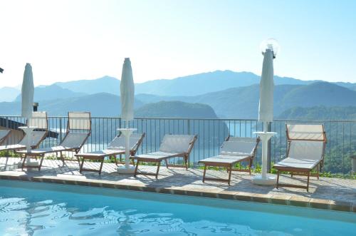 Swimming pool, Hotel Ristorante Stampa in Cadegliano-Viconago Swimming pool, Hotel Ristorante Stampa in Cadegliano-Viconago