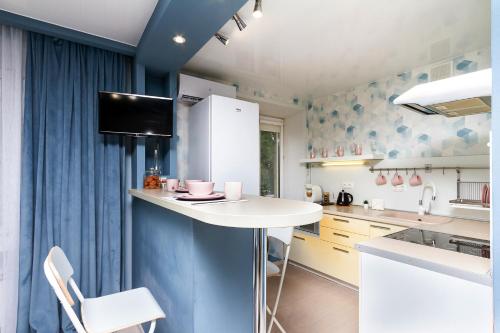 Kitchen, Lux Studio с парковкои у метро - самостоятельное заселение in Novosibirsk Kitchen, Lux Studio с парковкои у метро - самостоятельное заселение in Novosibirsk