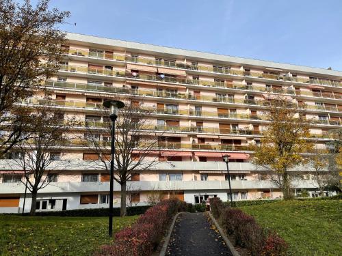 Chambre privée en colocation dans un appartement au centre de rillieux la pape (Chambre privee en colocation dans un appartement au centre de rillieux la pape) in 西莉由拉帕普市 Chambre privée en colocation dans un appartement au centre de rillieux la pape (Chambre privee en colocation dans un appartement au centre de rillieux la pape) in 西莉由拉帕普市
