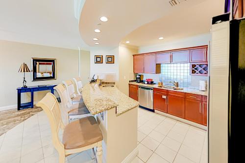 Emerald Grande in Destin Beachfront Emerald Grande in Destin Beachfront