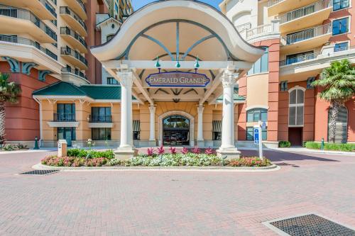 Emerald Grande in Destin Beachfront Emerald Grande in Destin Beachfront