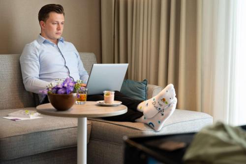 Hyatt Place Frankfurt Airport - image 2
