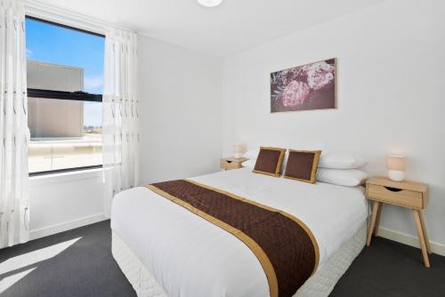 Executive and Spacious Apartment with Balcony in Sunshine Executive and Spacious Apartment with Balcony in Sunshine