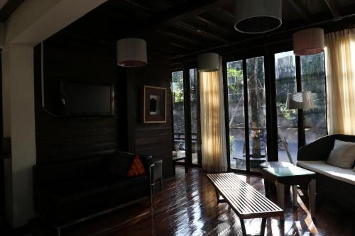Shared lounge/TV area, Kampaeng Ngam Hotel in Night Bazaar Shared lounge/TV area, Kampaeng Ngam Hotel in Night Bazaar