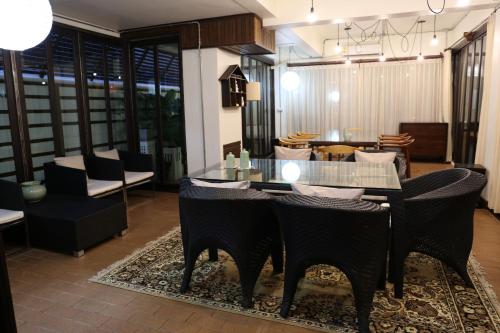 Shared lounge/TV area, Kampaeng Ngam Hotel in Night Bazaar Shared lounge/TV area, Kampaeng Ngam Hotel in Night Bazaar
