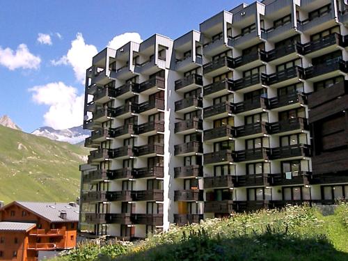 Apartment Grandes Platieres II-22 by Interhome in Тин Apartment Grandes Platieres II-22 by Interhome in Тин